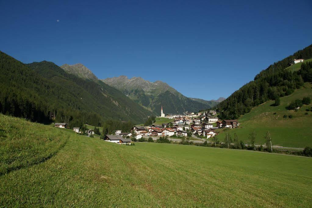 Hotel Muehlwald Bagian luar foto